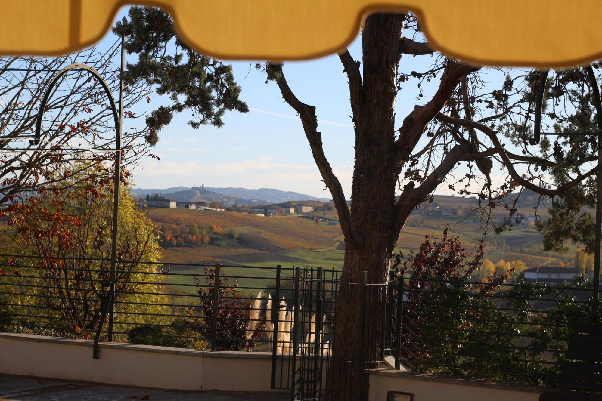 Locanda Del Boscogrande Montegrosso dʼAsti Eksteriør bilde