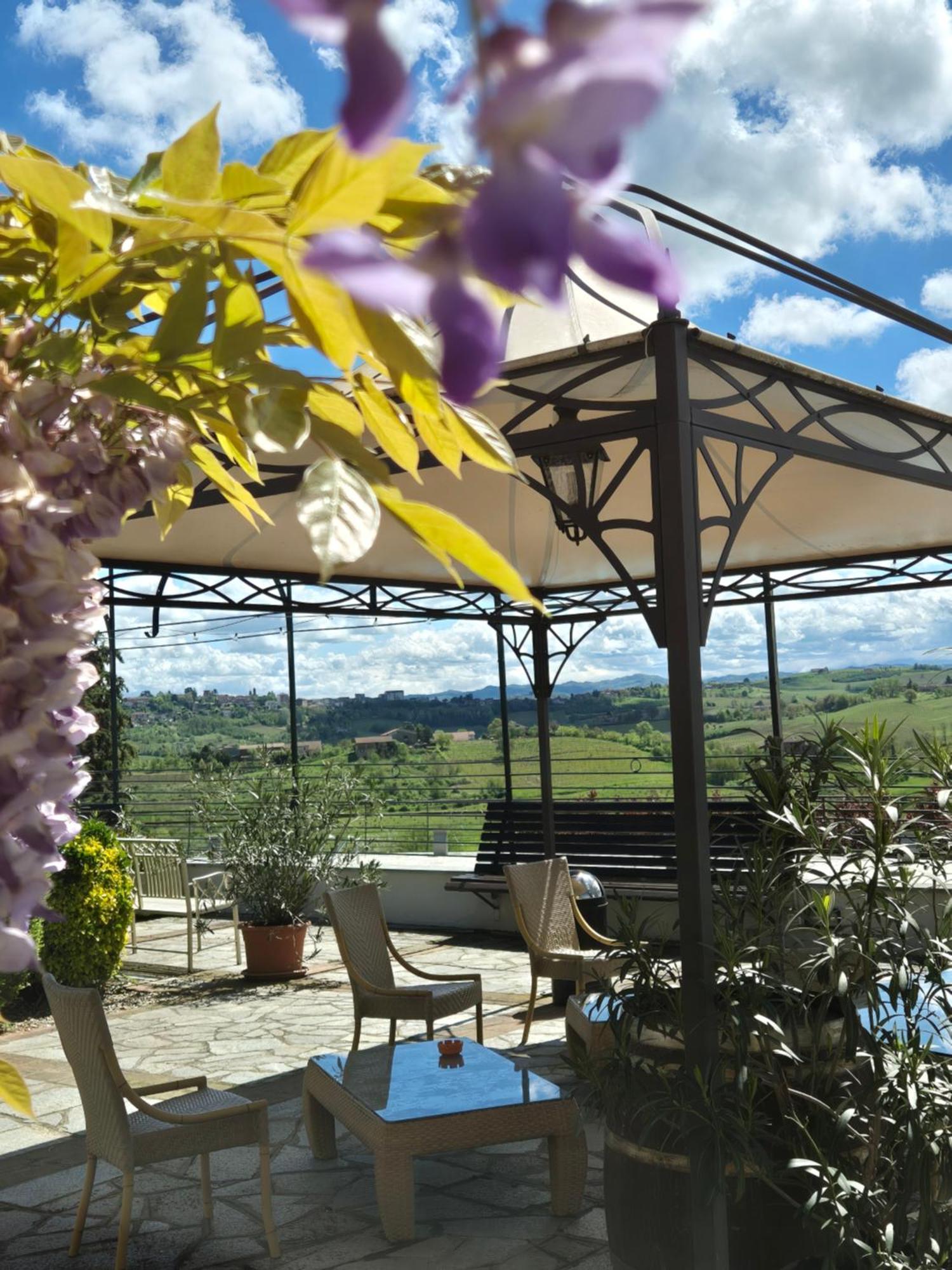 Locanda Del Boscogrande Montegrosso dʼAsti Eksteriør bilde