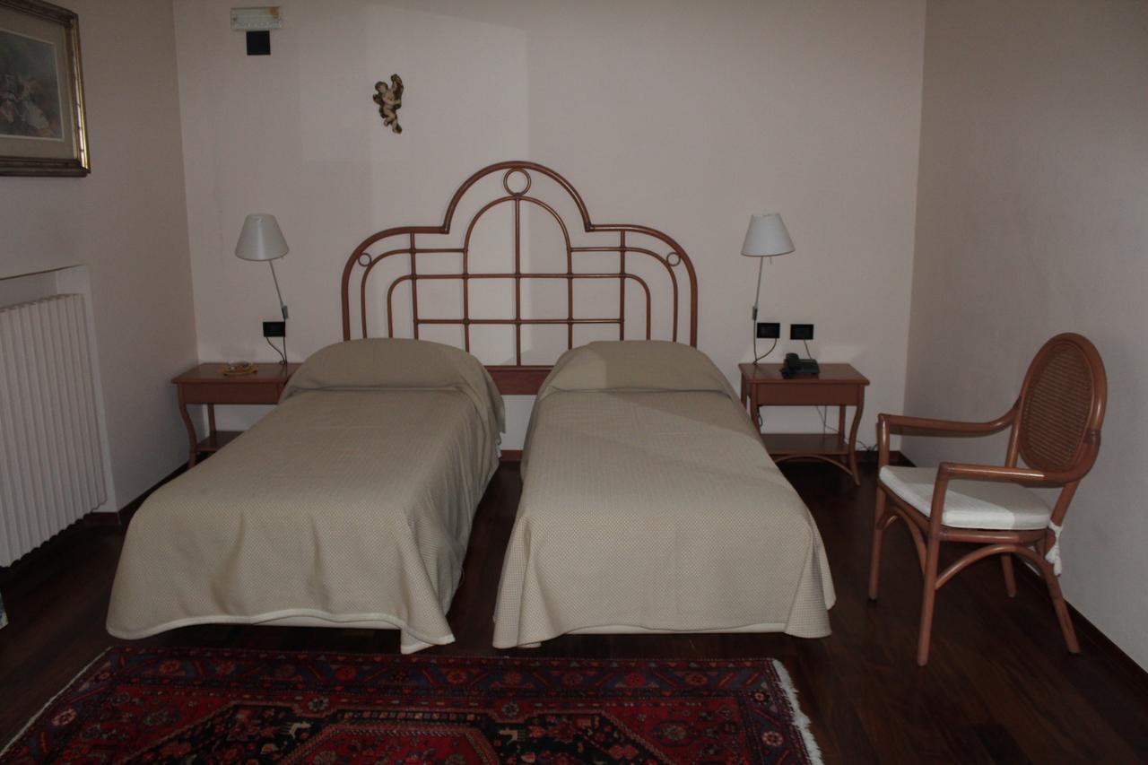 Locanda Del Boscogrande Montegrosso dʼAsti Eksteriør bilde