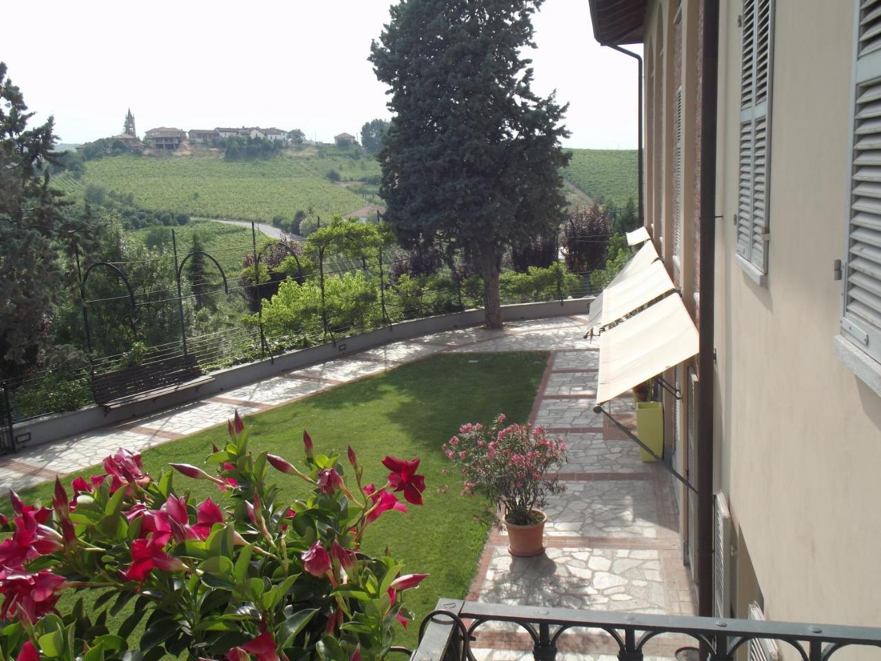 Locanda Del Boscogrande Montegrosso dʼAsti Eksteriør bilde